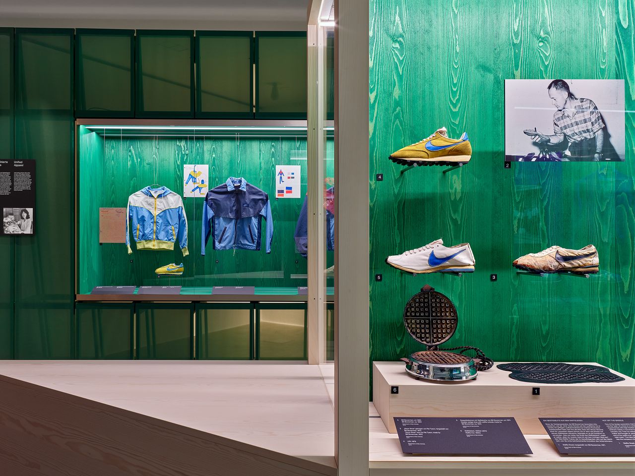 06_VDM_Nike_installation-view.jpg