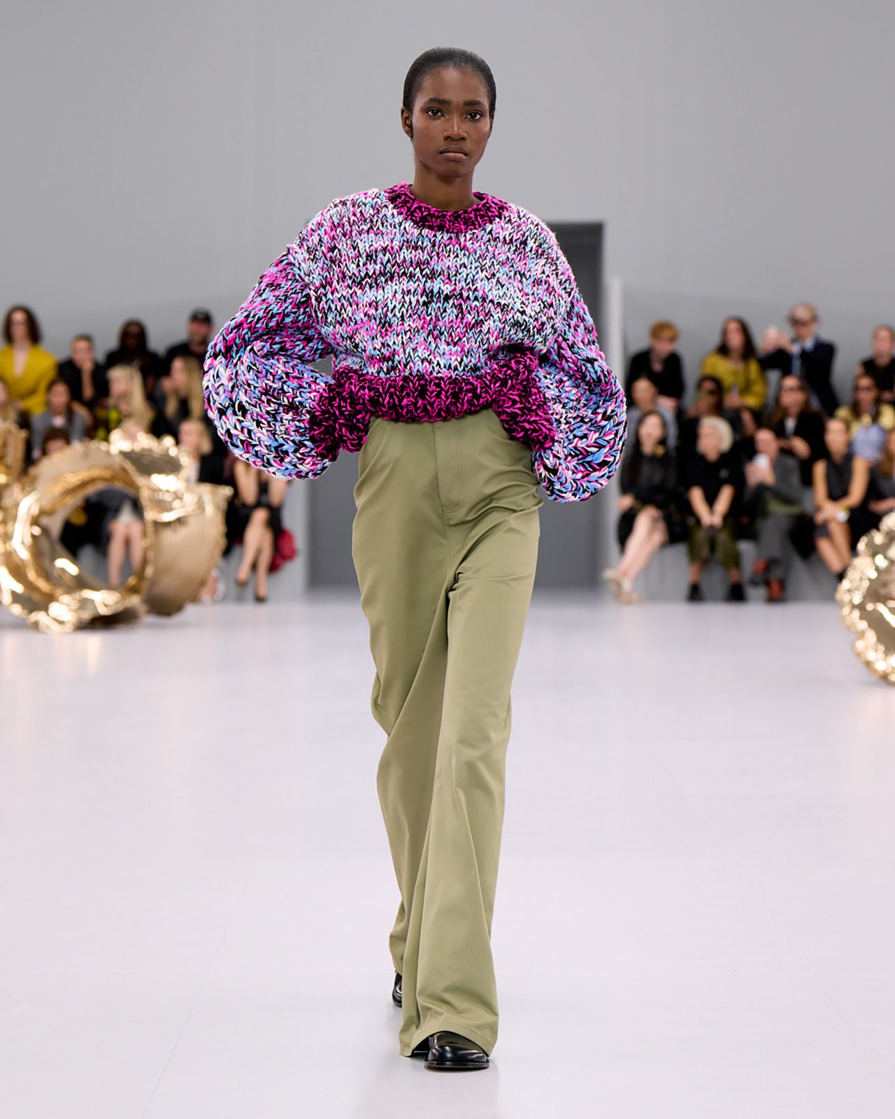 Loewe S S24 34.jpg