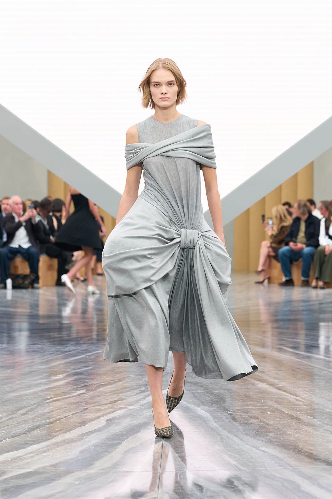 DIOR_W_RTW_SS26_21.jpg