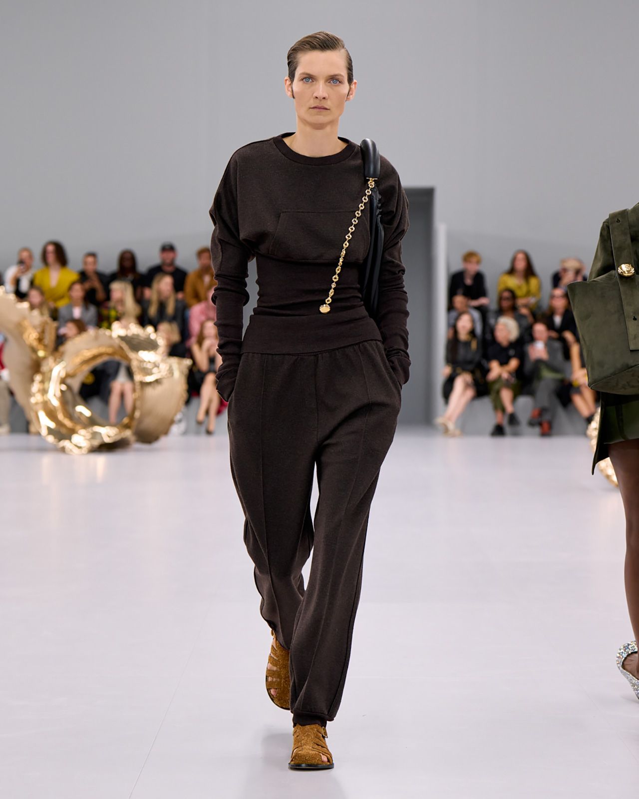 Loewe S S24 18.jpg
