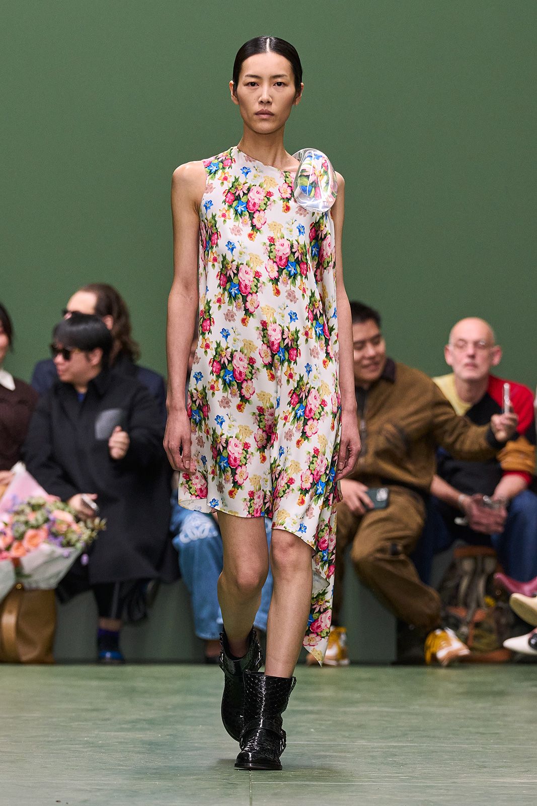 LOEWE_FW24_WW_SHOW_RUNWAY_37.jpg