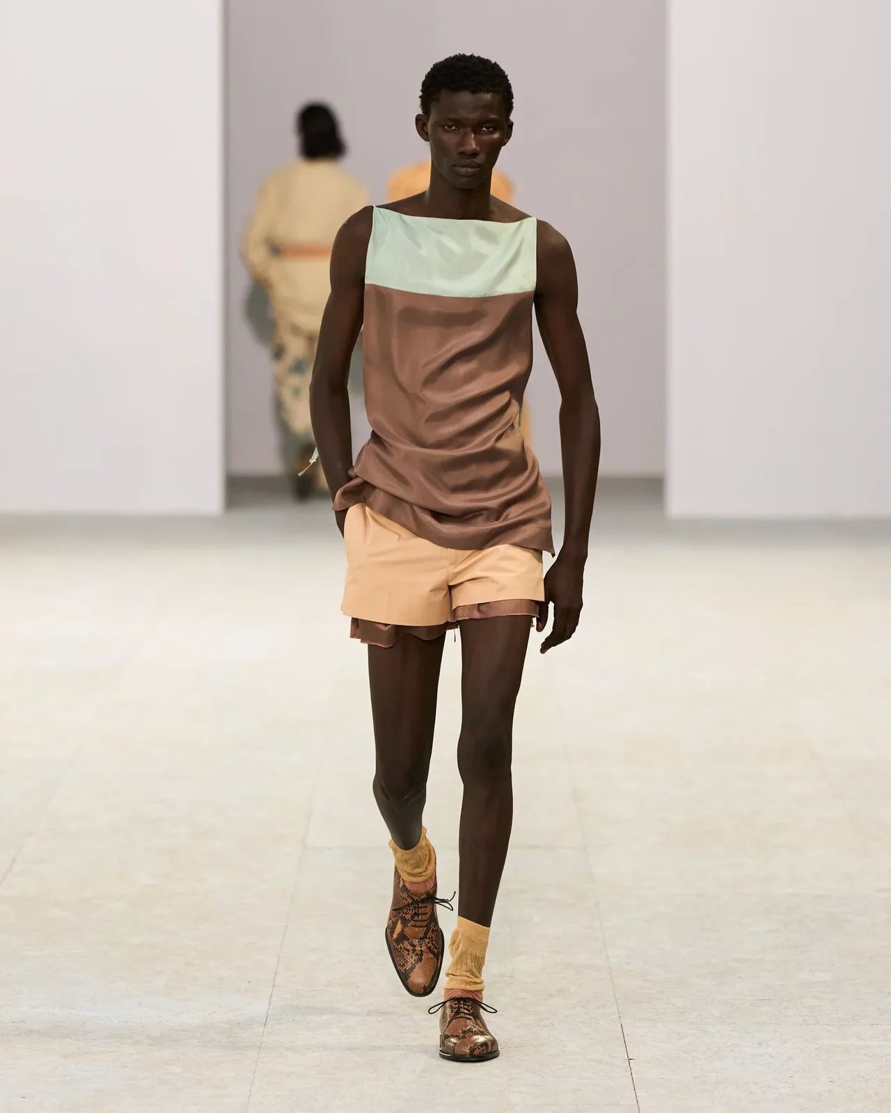 metal-dries-van-noten-s-s-2027-menswear-26.webp