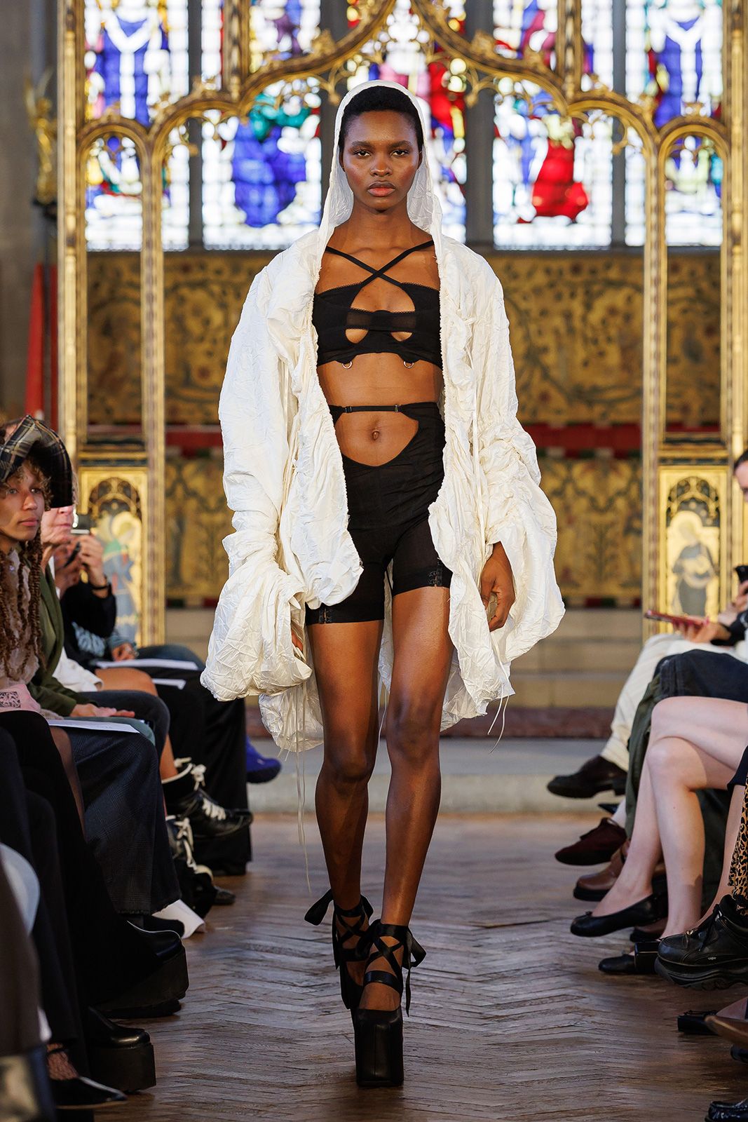 Dreaming-Eli_SS26_Runway_press_look10.jpg