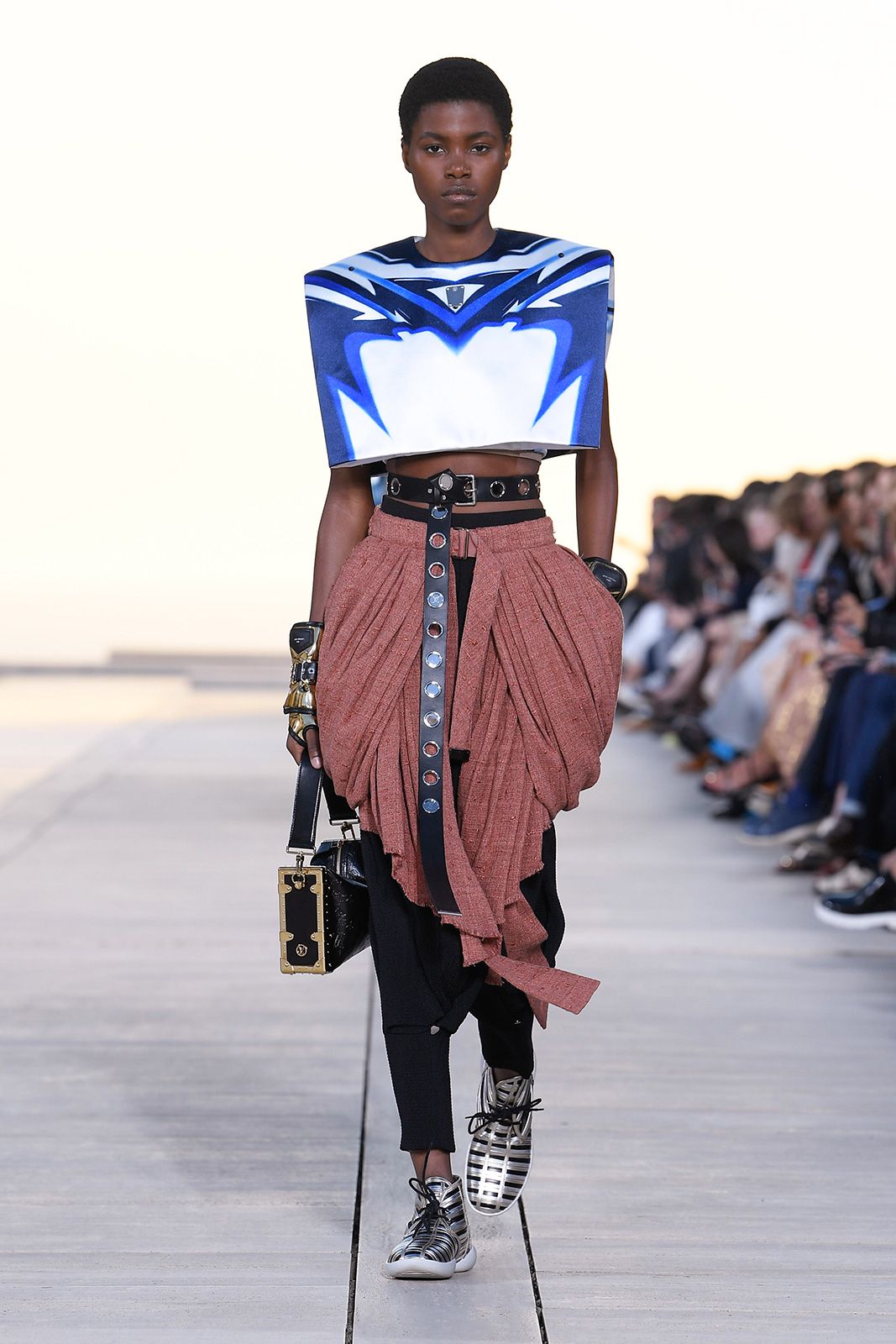 Louis Vuitton Cruise 2023 Metalmagazine 6.jpg