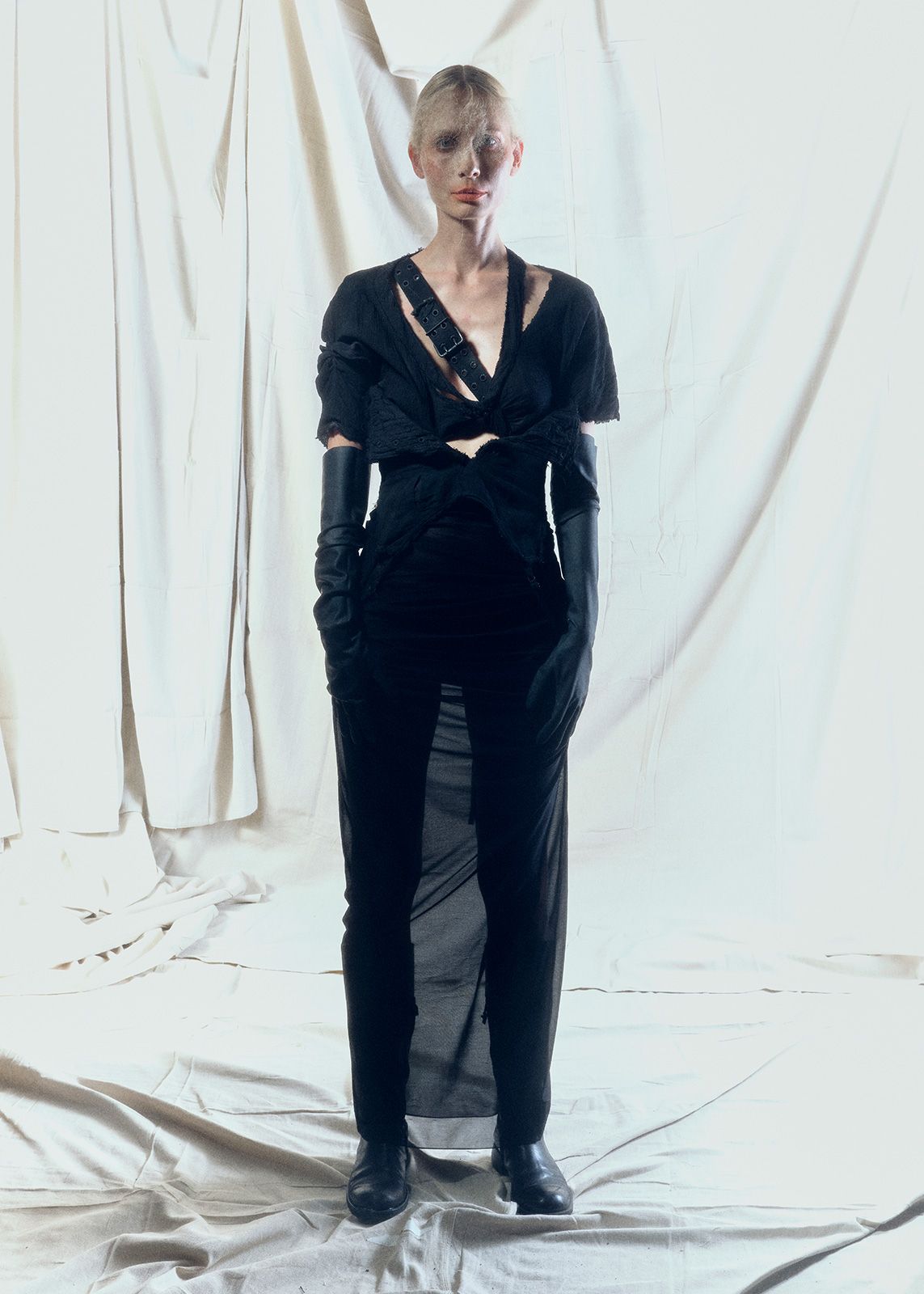 Elena Velez Metalmagazine 36.jpg