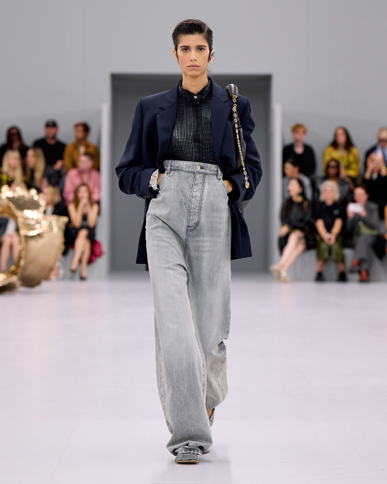 Loewe S S24 40.jpg