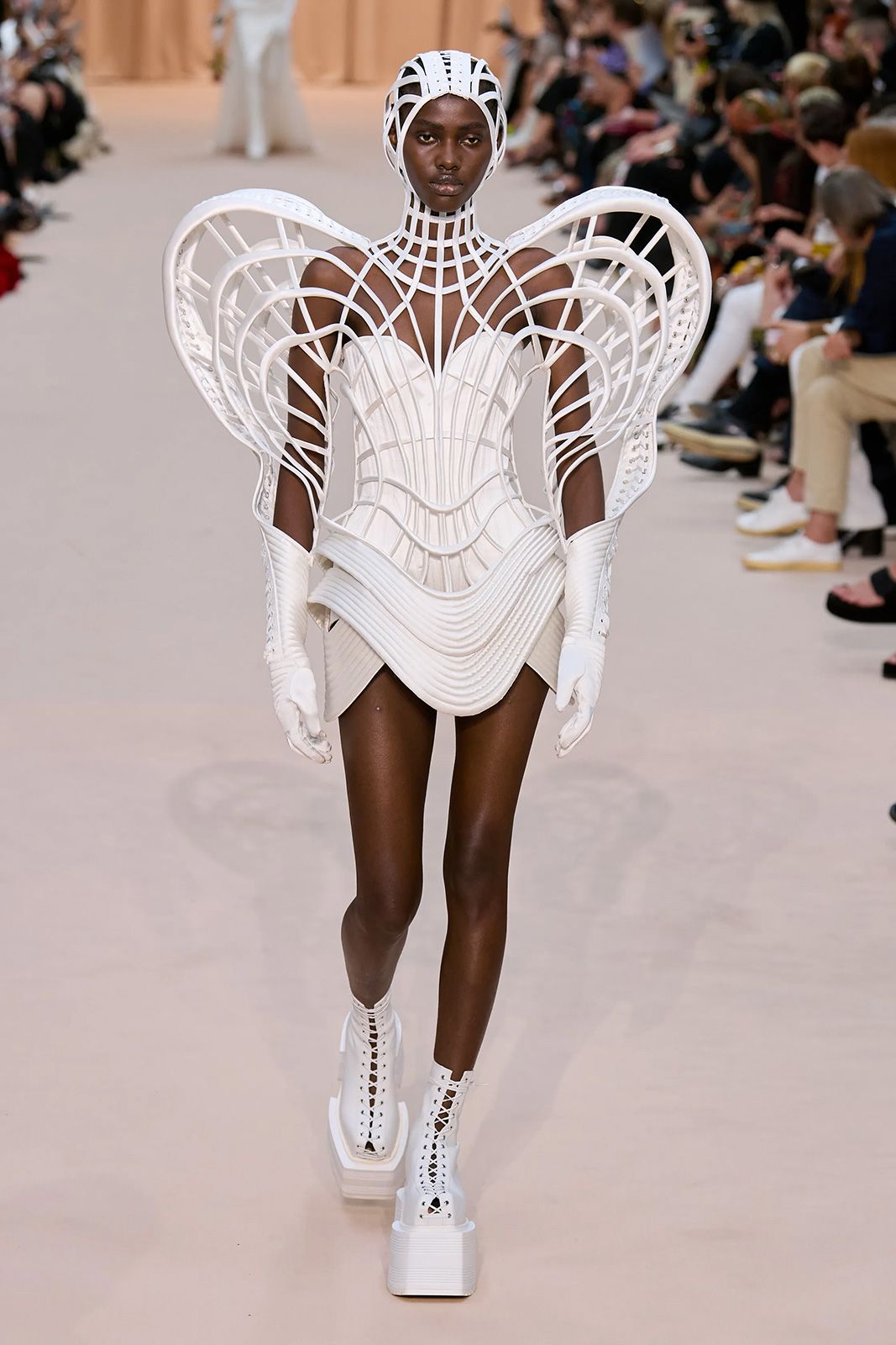 00057 Jean Paul Gaultier Fall 2022 Couture Credit Gorunway.jpg