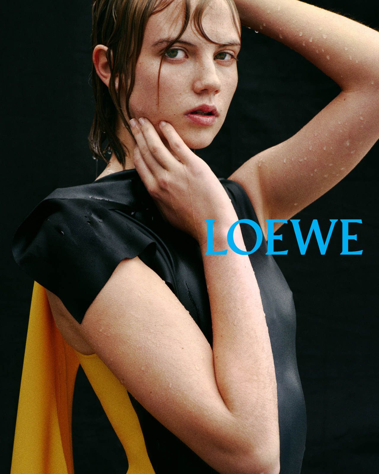 LOEWE SS26 CAMPAIGN ISLA JOHNSTON 2.jpg