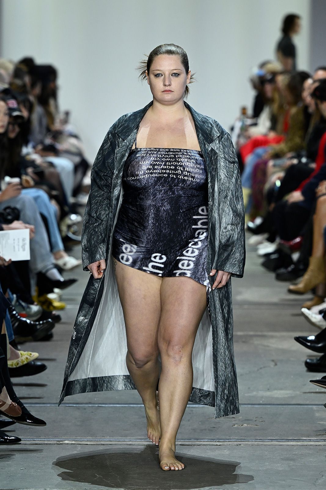 Alix Higgins Metalmagazine 24.jpg