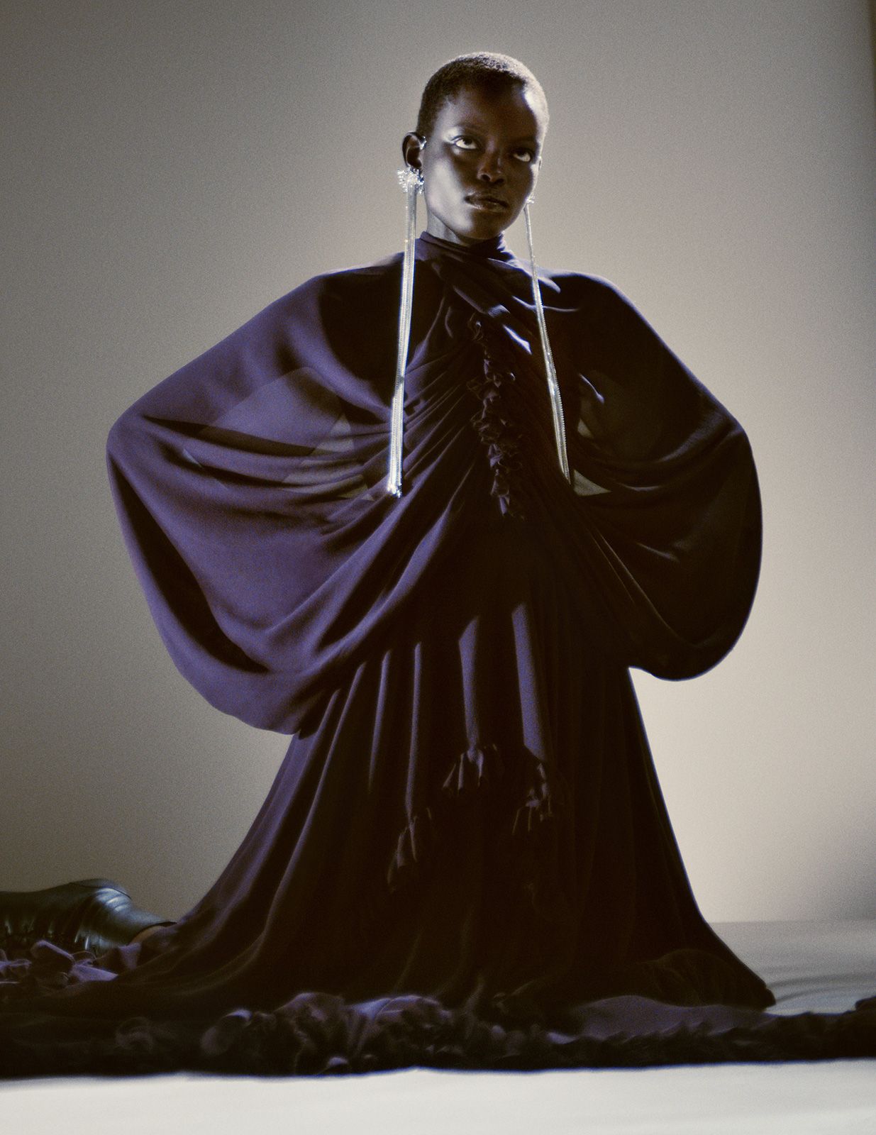 McQueen-Autumn-Winter-2025-Campaign-003-(2)-NO-LOGO.jpg