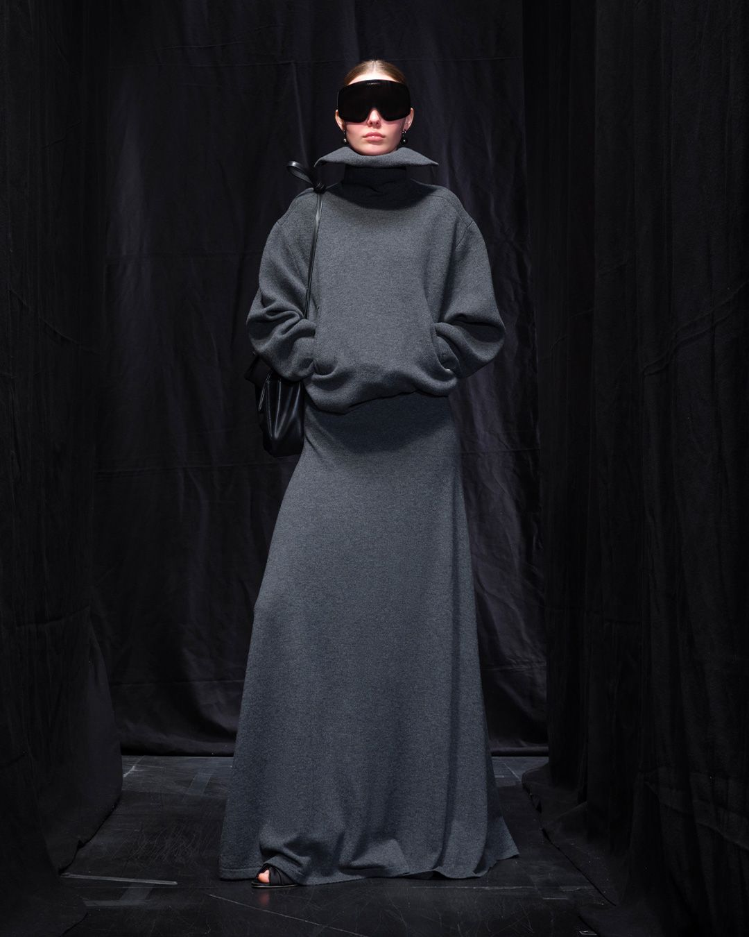 BALENCIAGA-WINTER-25-LOOK-24_POLINA.jpg