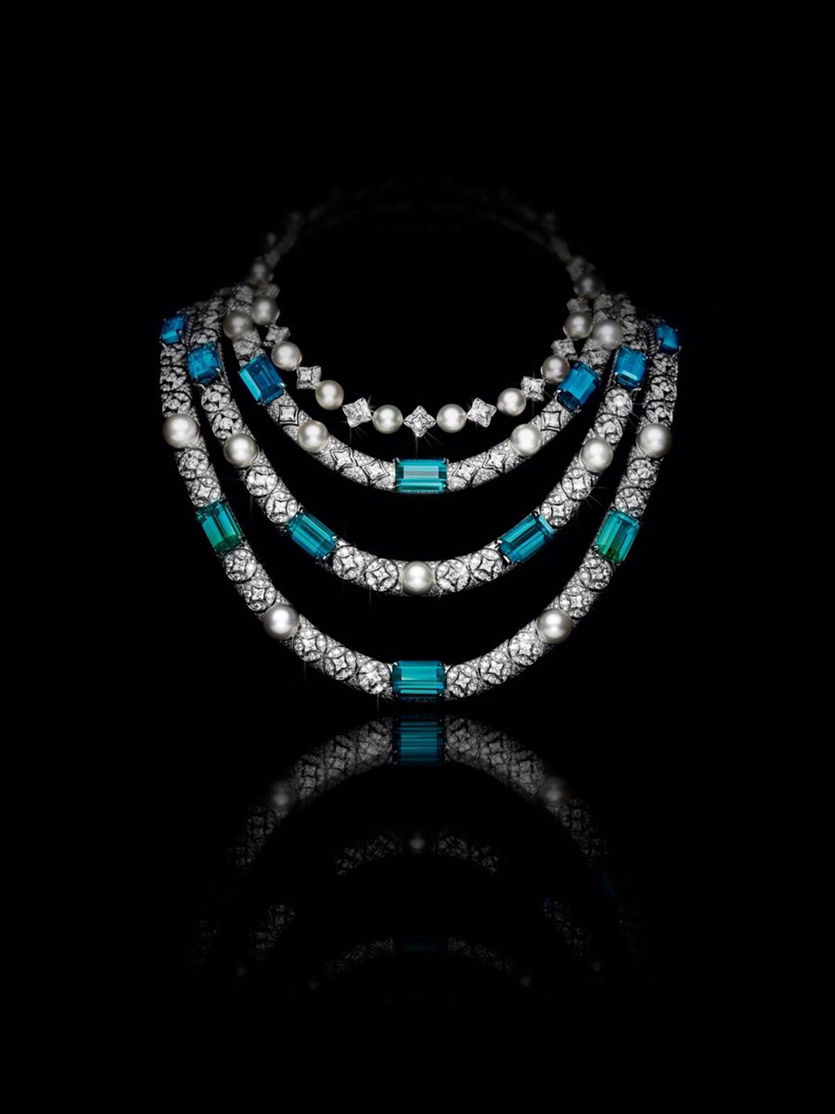 FLORESCENCE-NECKLACE---LOUIS-VUITTON-VIRTUOSITY-COLLECTION---LOUIS-VUITTON-HIGH-JEWELRY-©Laziz-Hamani.jpg