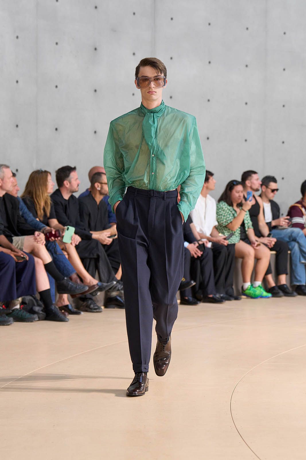 SAINT LAURENT_FASHION_SHOW_MEN_SUMMER26_RUNWAY_9.jpg
