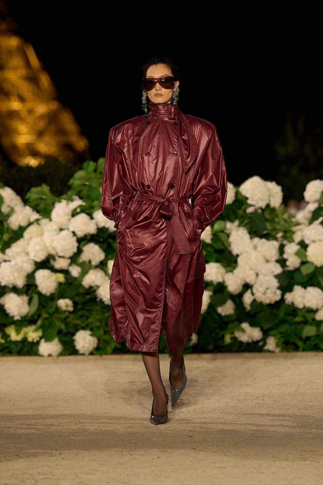 SAINT-LAURENT_FASHION_SHOW_WOMAN_SUMMER26_RUNWAY_10.jpg