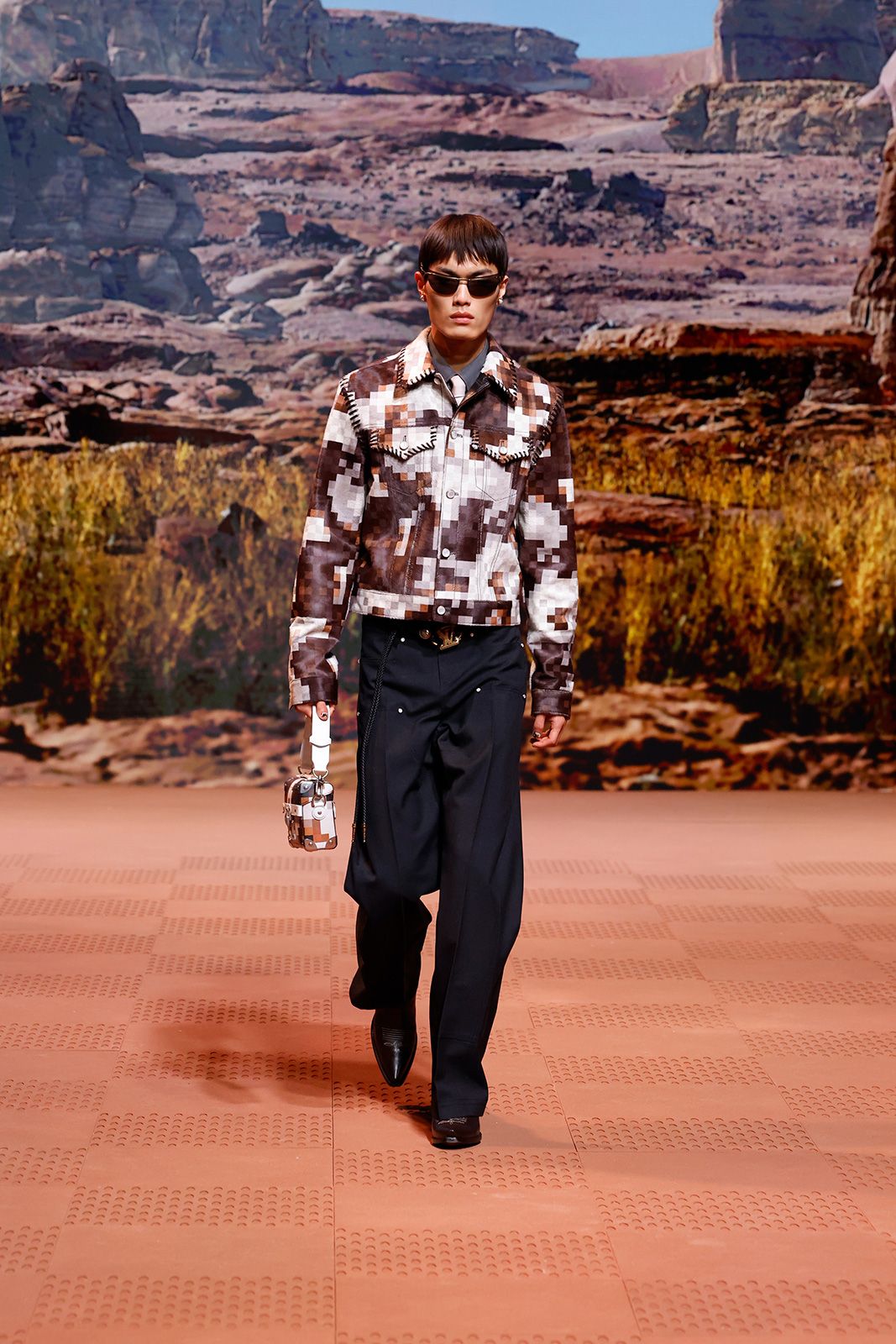 LOUIS_VUITTON_MENS_FALL_WINTER_2024_17.jpg