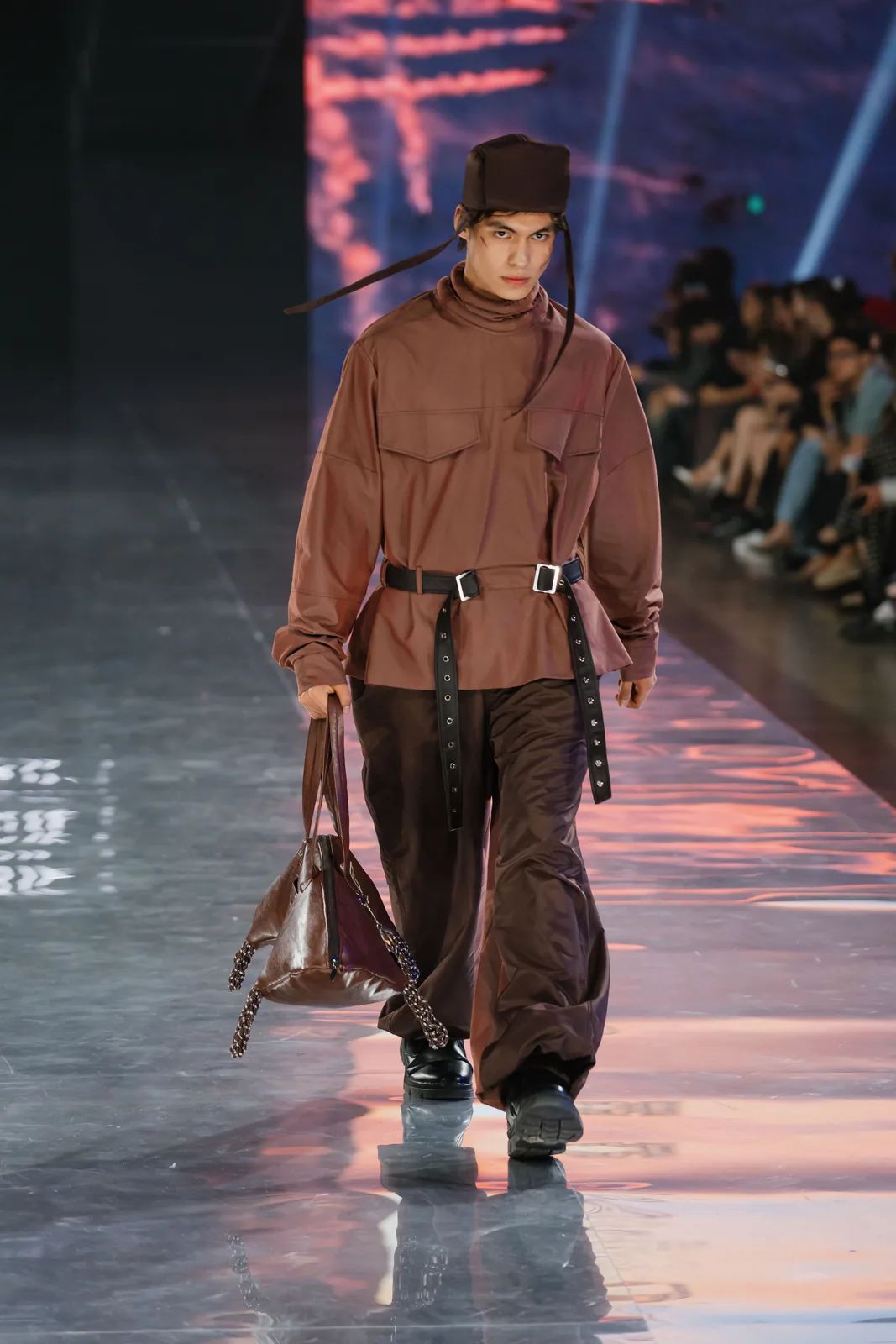 metal-visa-fashion-week-almaty-pre-fall-2026-gazhaiyip-02.webp