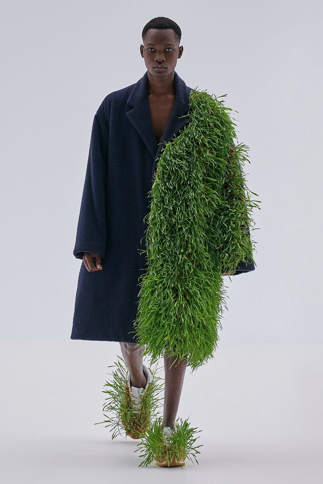 Loewe S S23 Mens Show Runway Look 40 Front Rgb Cropped 2x3 40.jpg