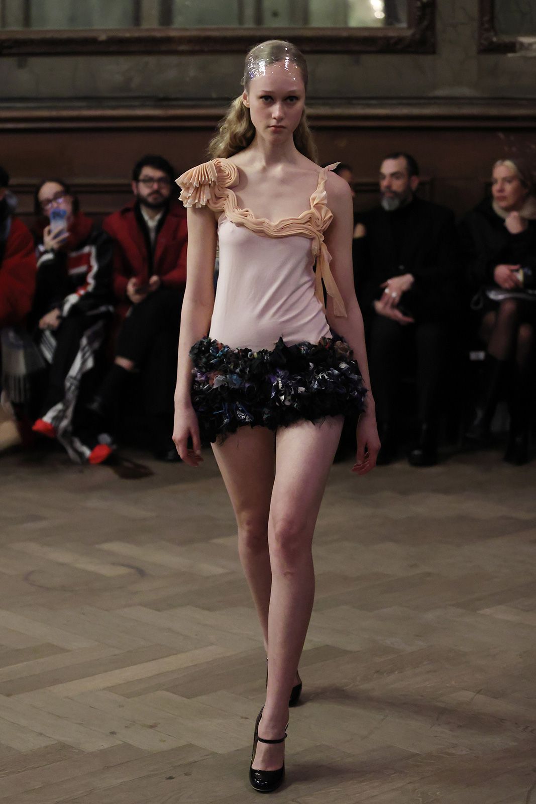 LOU_DE_BÈTOLY_AW25_Look6_Press_by_Boris-Marberg_for_BFW.jpg