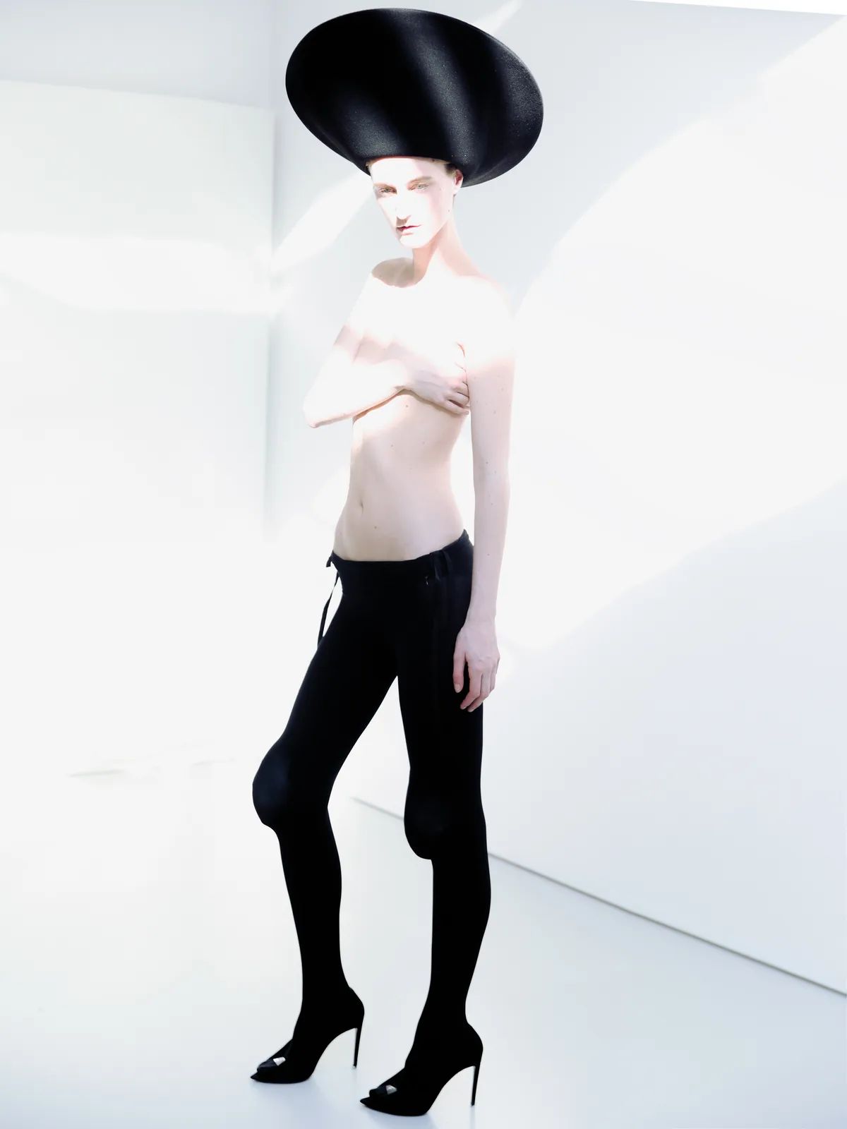 metal-editorial-kessia-metal-54-08.webp
