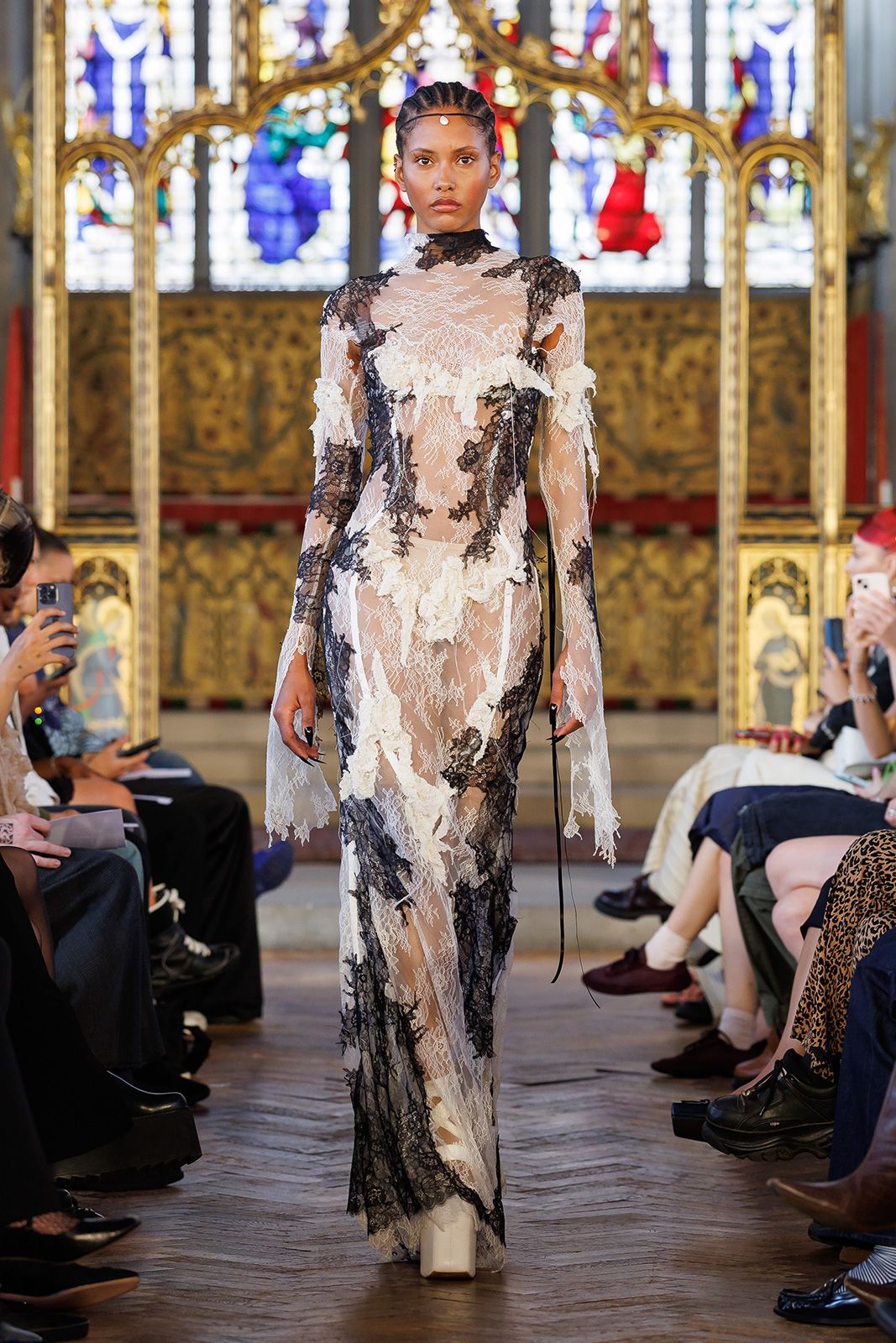Dreaming-Eli_SS26_Runway_press_look22.jpg