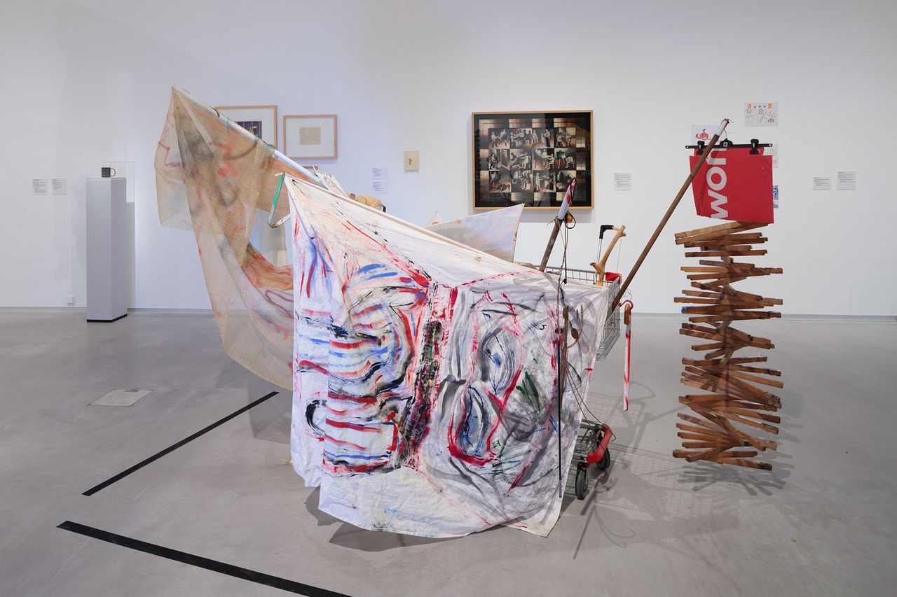 Ausstellungsansicht Klassenfragen Foto Benjamin Renter  2 .jpg