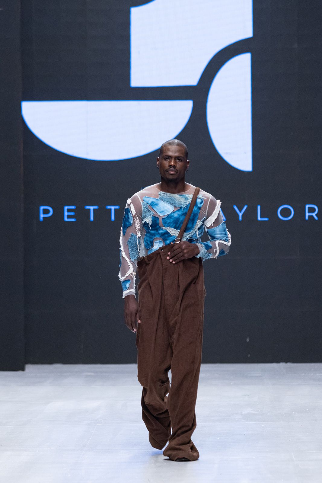 pettretaylor_3.jpg