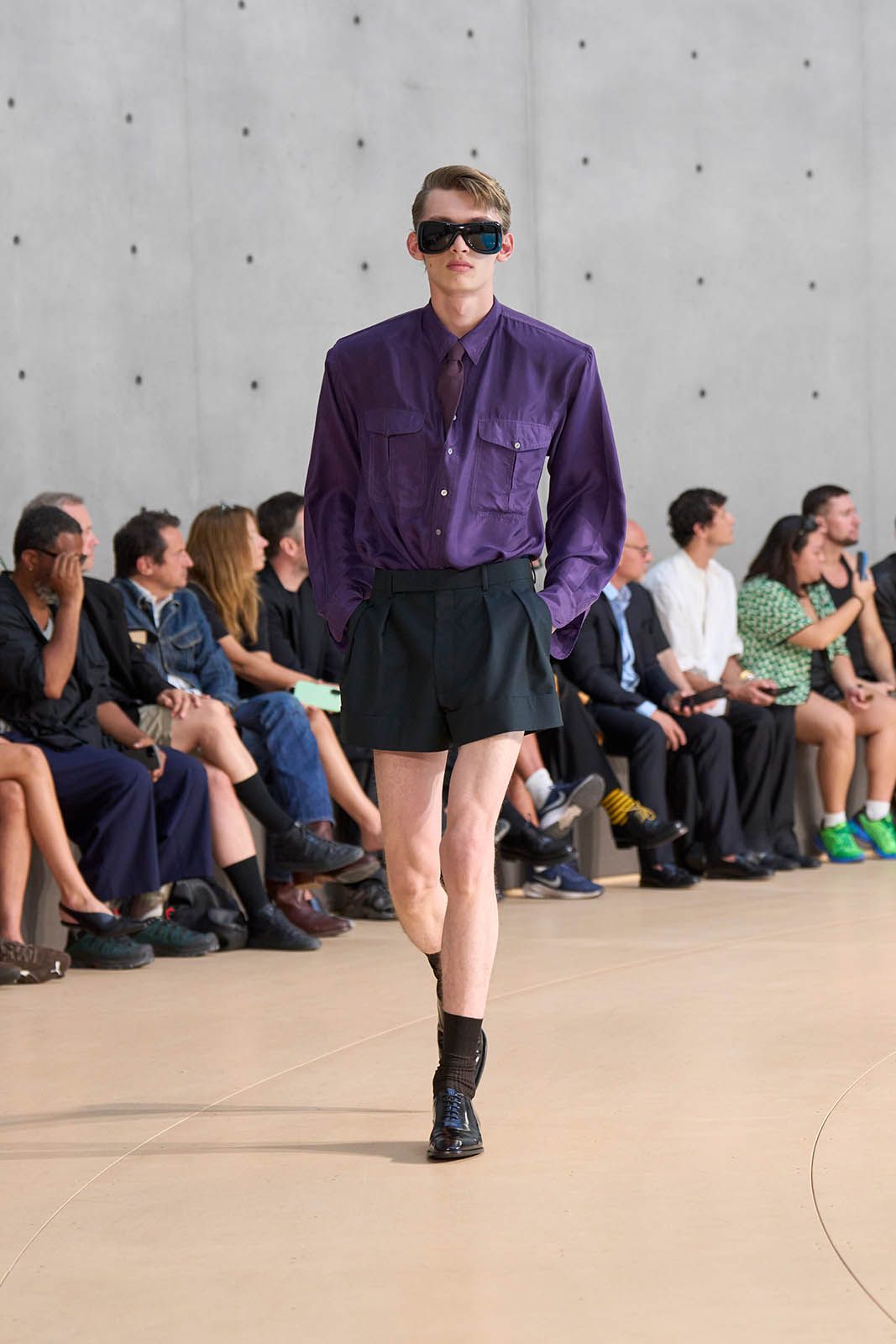 SAINT LAURENT_FASHION_SHOW_MEN_SUMMER26_RUNWAY_3.jpg