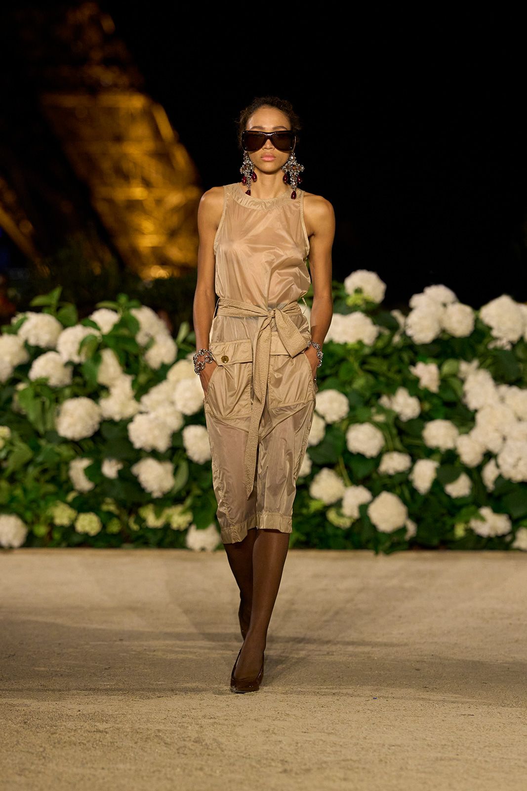 SAINT-LAURENT_FASHION_SHOW_WOMAN_SUMMER26_RUNWAY_13.jpg