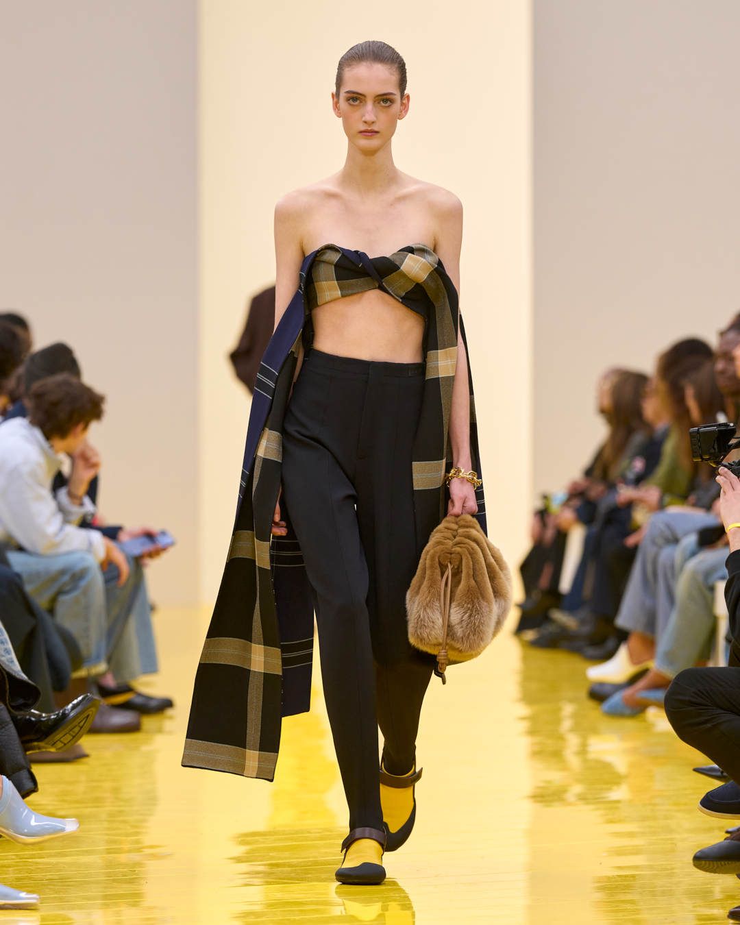 LOEWE_FAL-WINTER-26_29.jpg