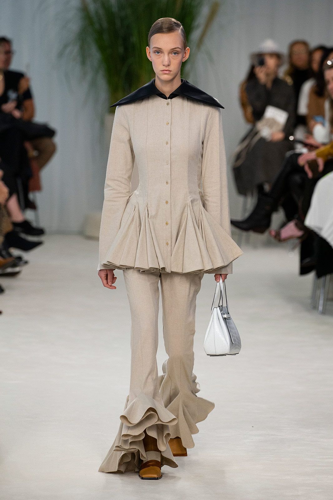 Loewe Women S S20 Look 6.jpg