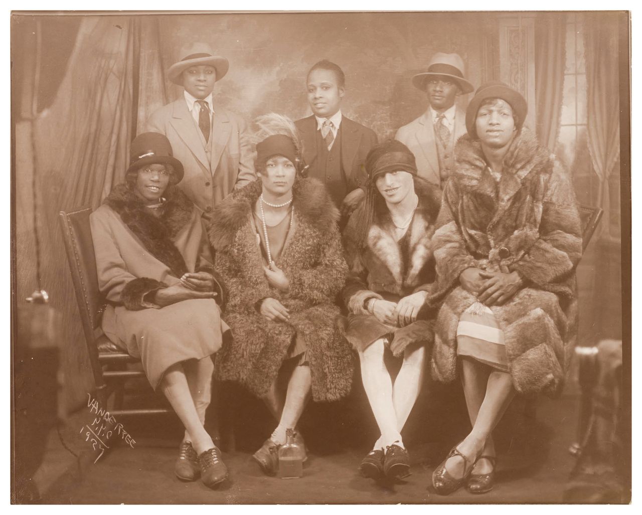 QueerLens_A-History-of-Photography_2.jpg