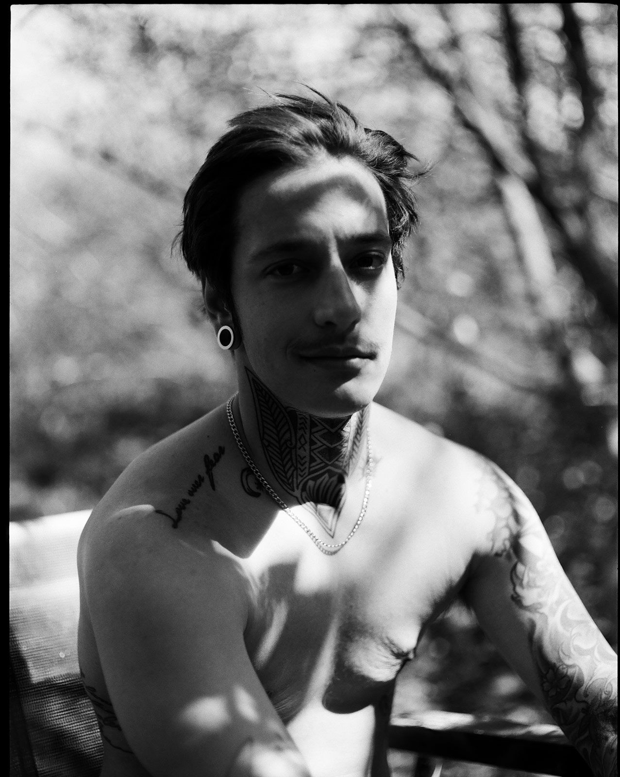 Dakota Robin Metalmagazine 5.jpg