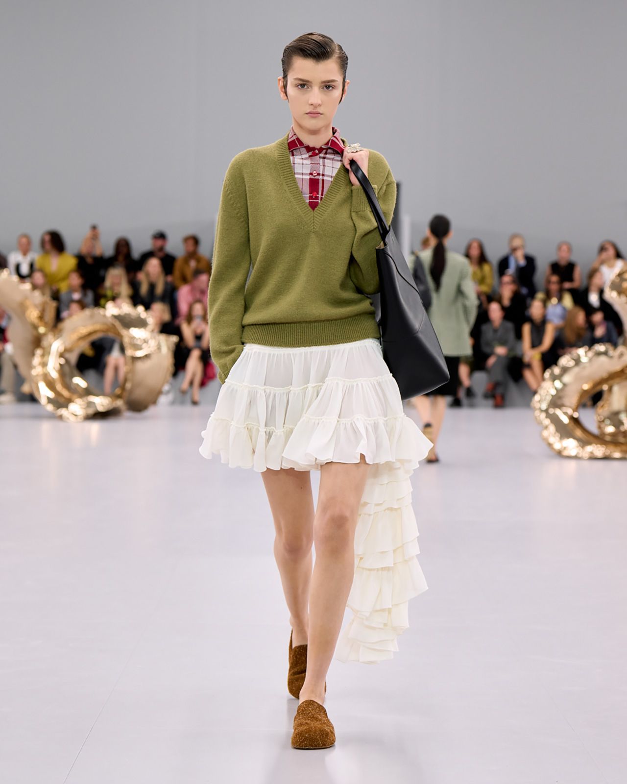 Loewe S S24 22.jpg