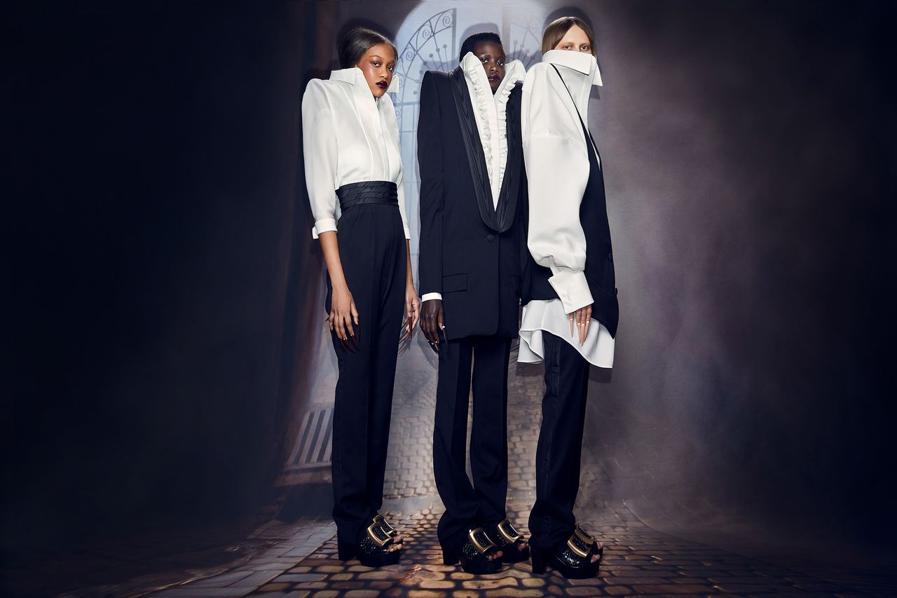 Viktor__Rolf-_Fashion_Statements_4.jpg