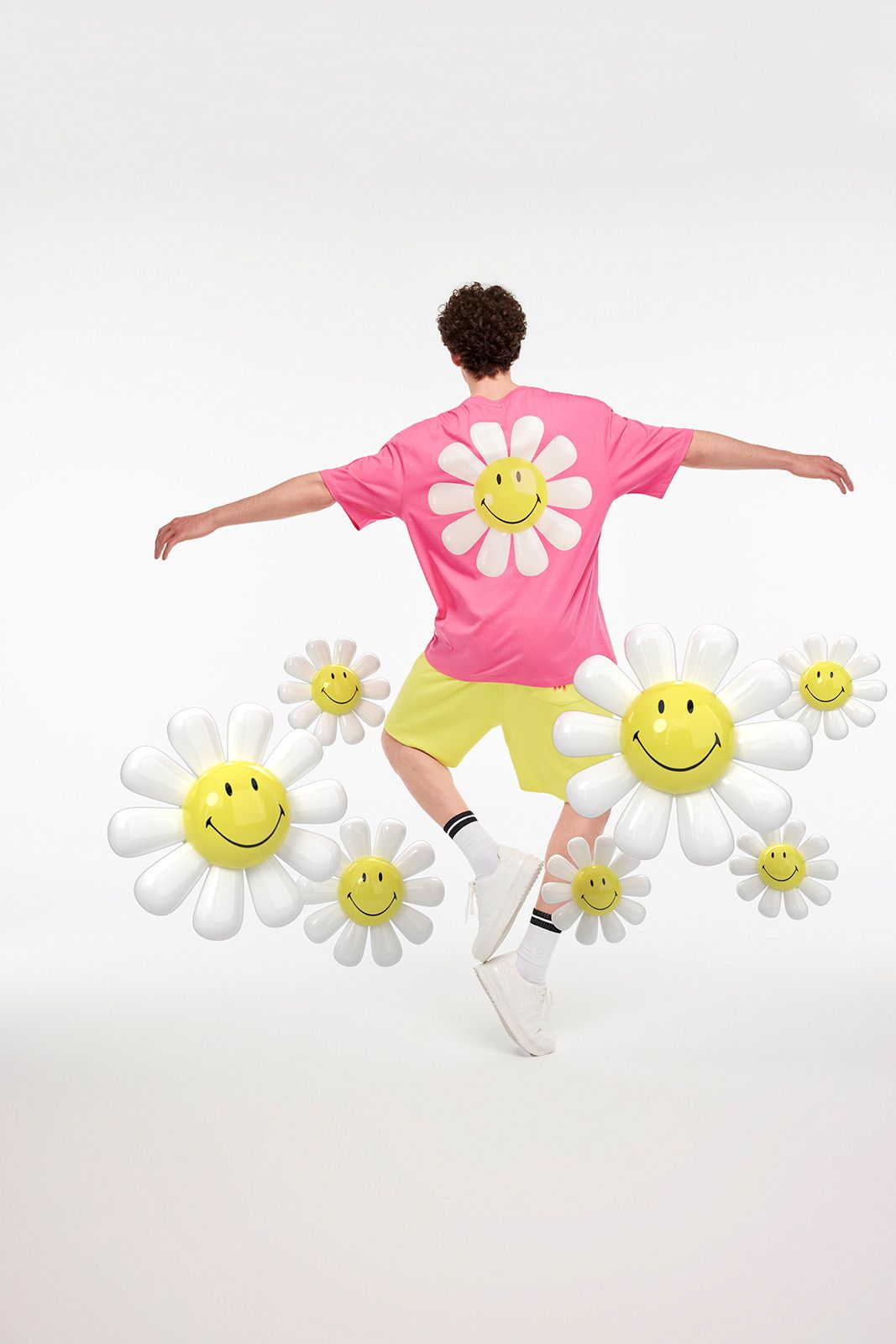 Bershka Teams up With Smiley 18.jpg