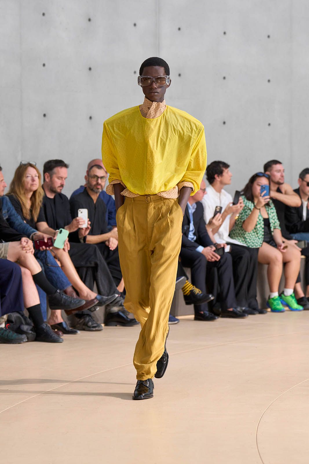 SAINT LAURENT_FASHION_SHOW_MEN_SUMMER26_RUNWAY_7.jpg