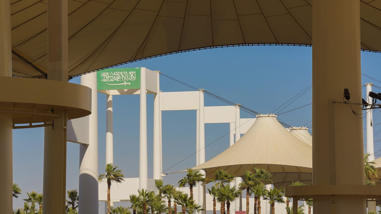 11-The-2023-Islamic-Arts-Biennale-at-the-Western-Hajj-Terminal-of-King-Abdulaziz-International-Airport,-image-courtesy-of-the-Diriyah-Biennale-Foundation.jpg