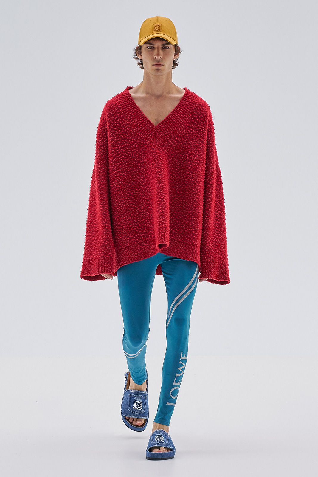 Loewe S S23 Mens Show Runway Look 39 Front Rgb Cropped 2x3 39.jpg