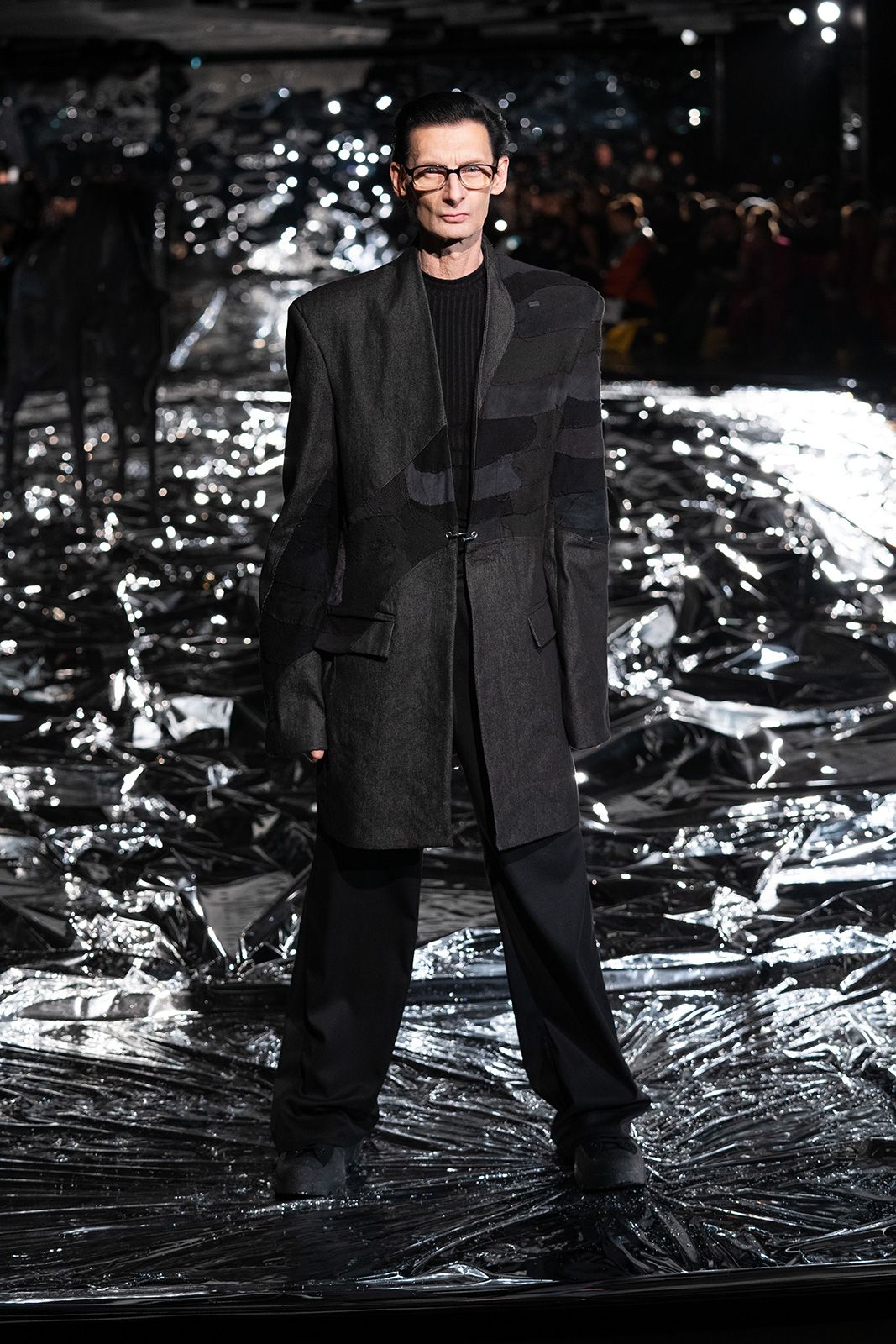 08_HADERLUMP_AW24_Runway_by-Moritz-Högemann.jpg