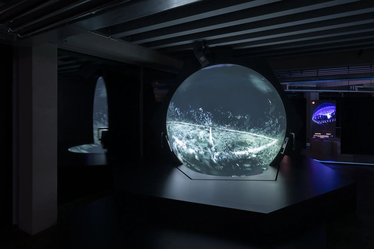 metal-hito-steyerl-the-island-07.webp