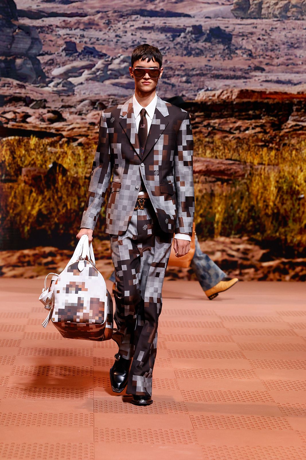 LOUIS_VUITTON_MENS_FALL_WINTER_2024_19.jpg