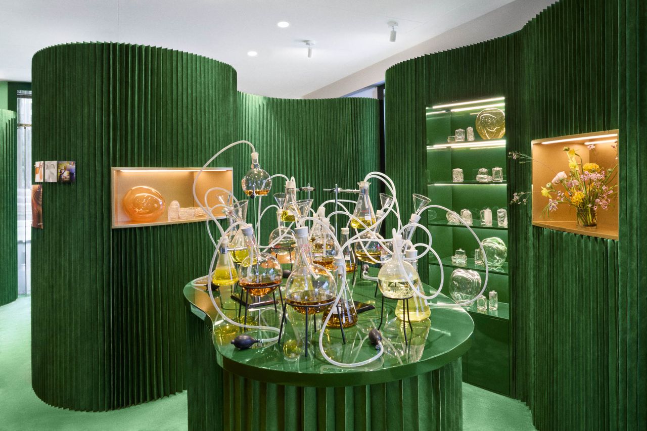 LOEWE_PERFUMES_COLON_MOLO_06.jpg