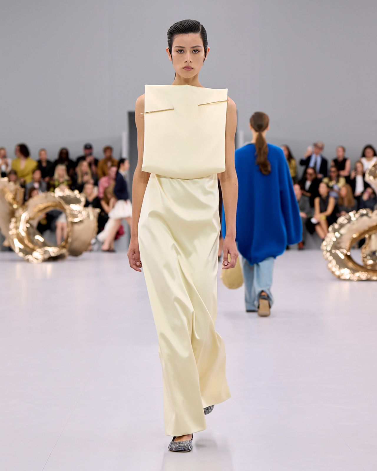 Loewe S S24 50.jpg