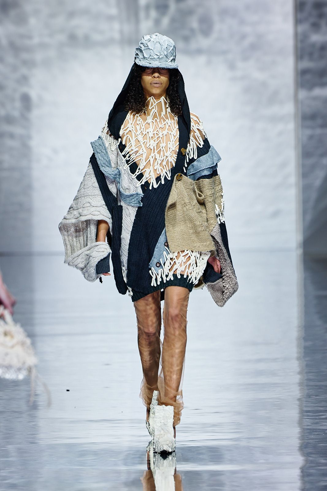 15_KASIA-KUCHARSKA_AW25_Runway_by_Finnegan-Koichi-Godenschweger.jpg