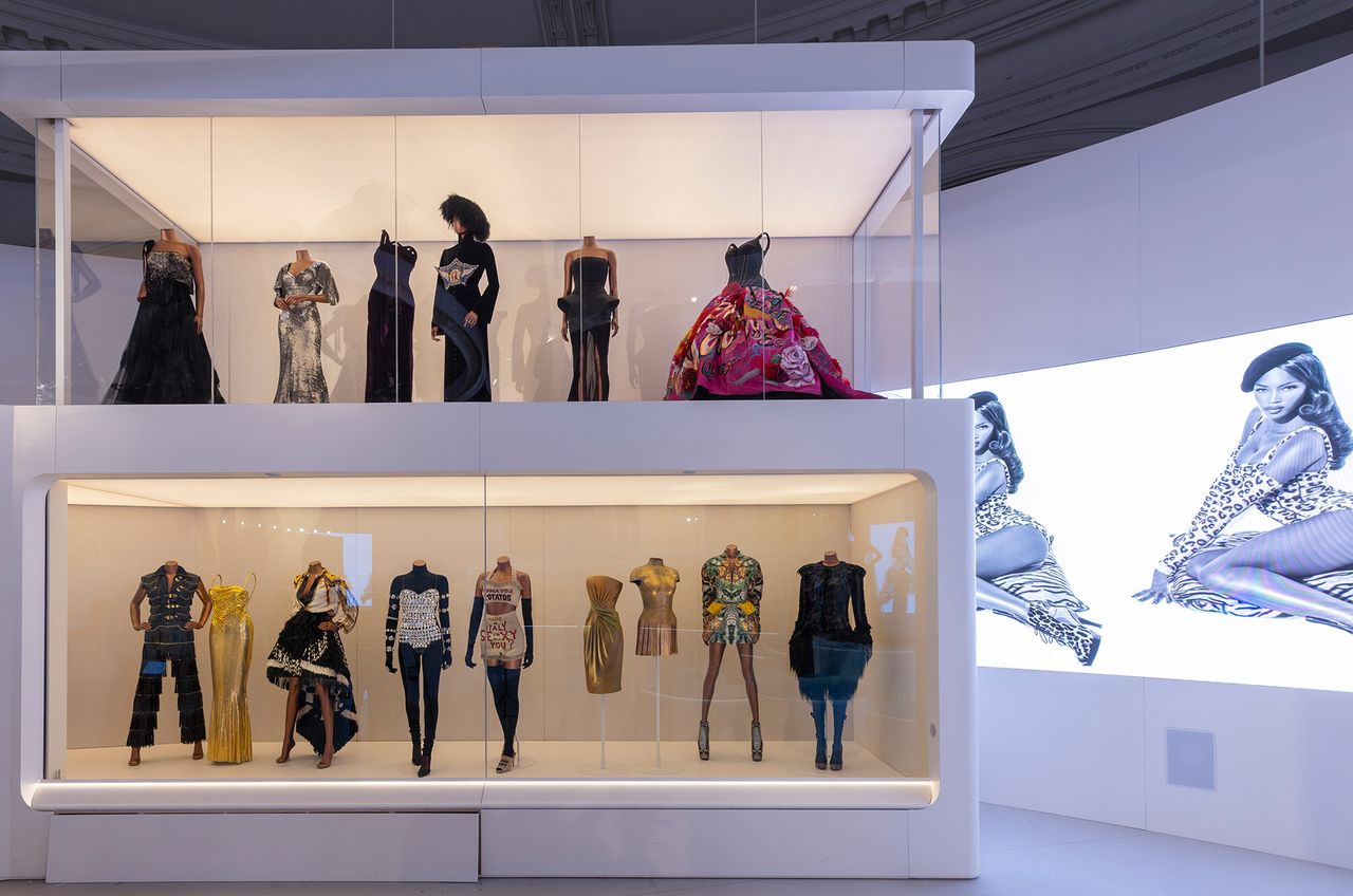 Naomi_in_Fashion_5.jpg
