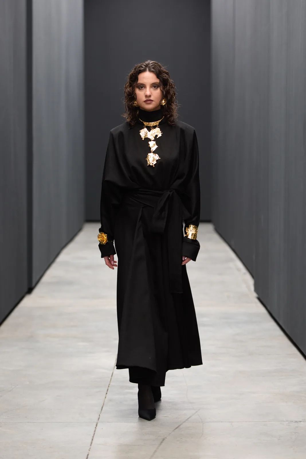 metal-mercedes-benz-fashion-week-tbilisi-01-supernatural-superstar-04.webp