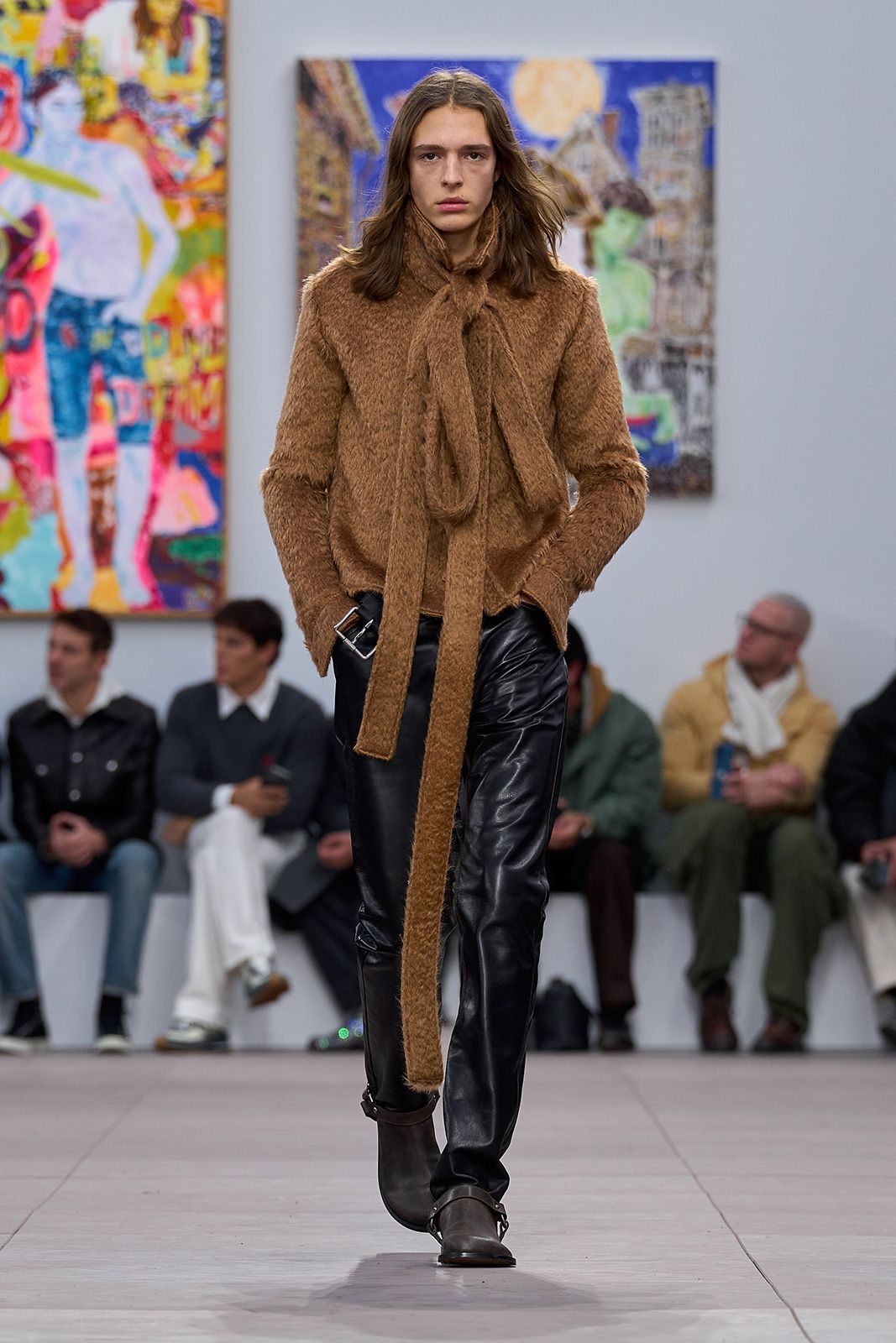 LOEWE_FW24_MW_SHOW_25.jpg