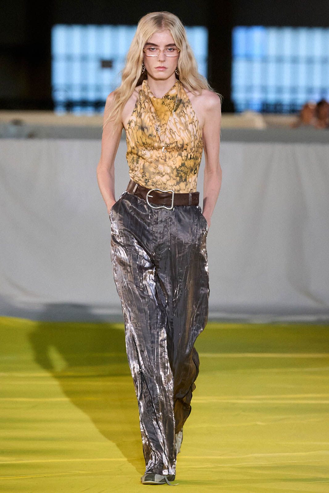 RUNWAY_LOOK_22_DESIGUAL_STUDIO_FASHION_SHOW_2025_13.jpg