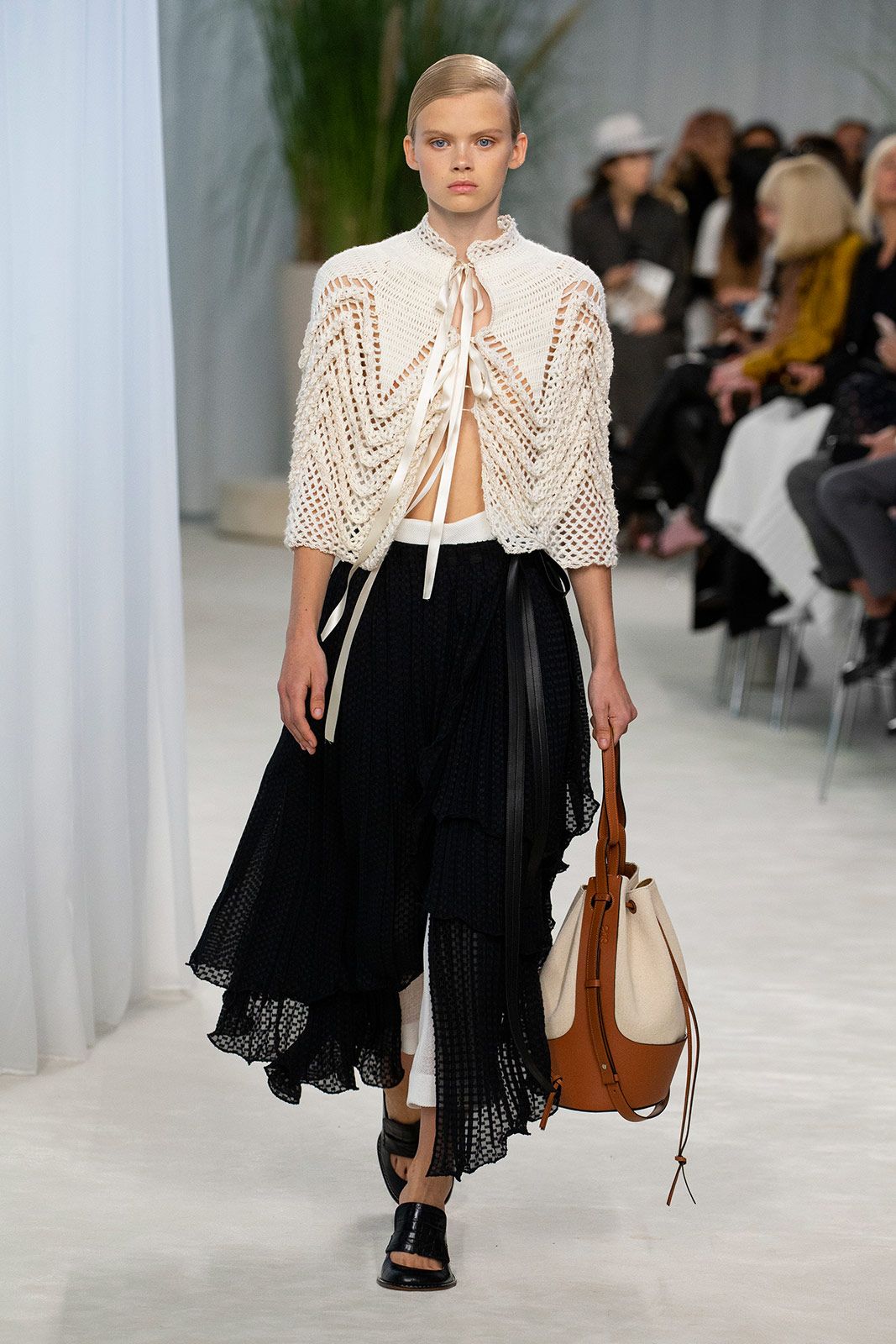 Loewe Women S S20 Look 10.jpg