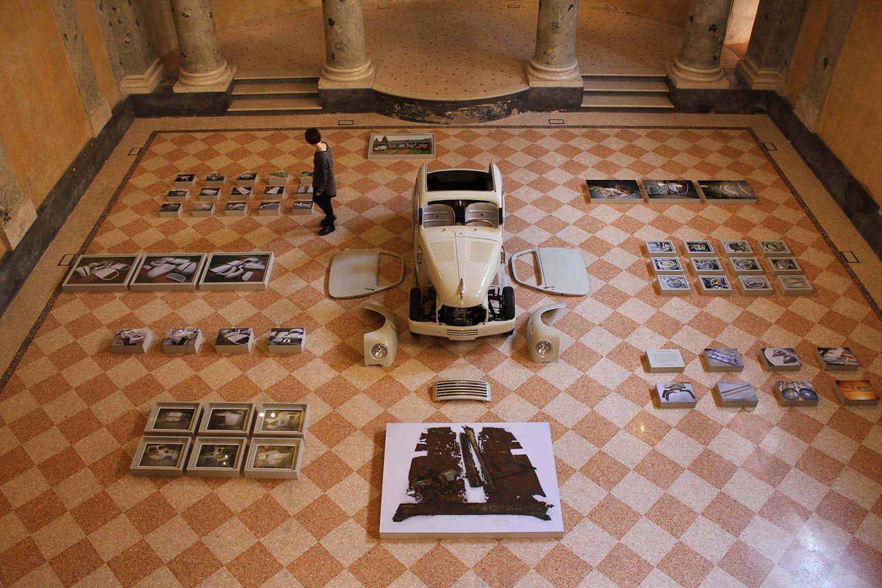 Unfinished Father Erik Kessels.jpg